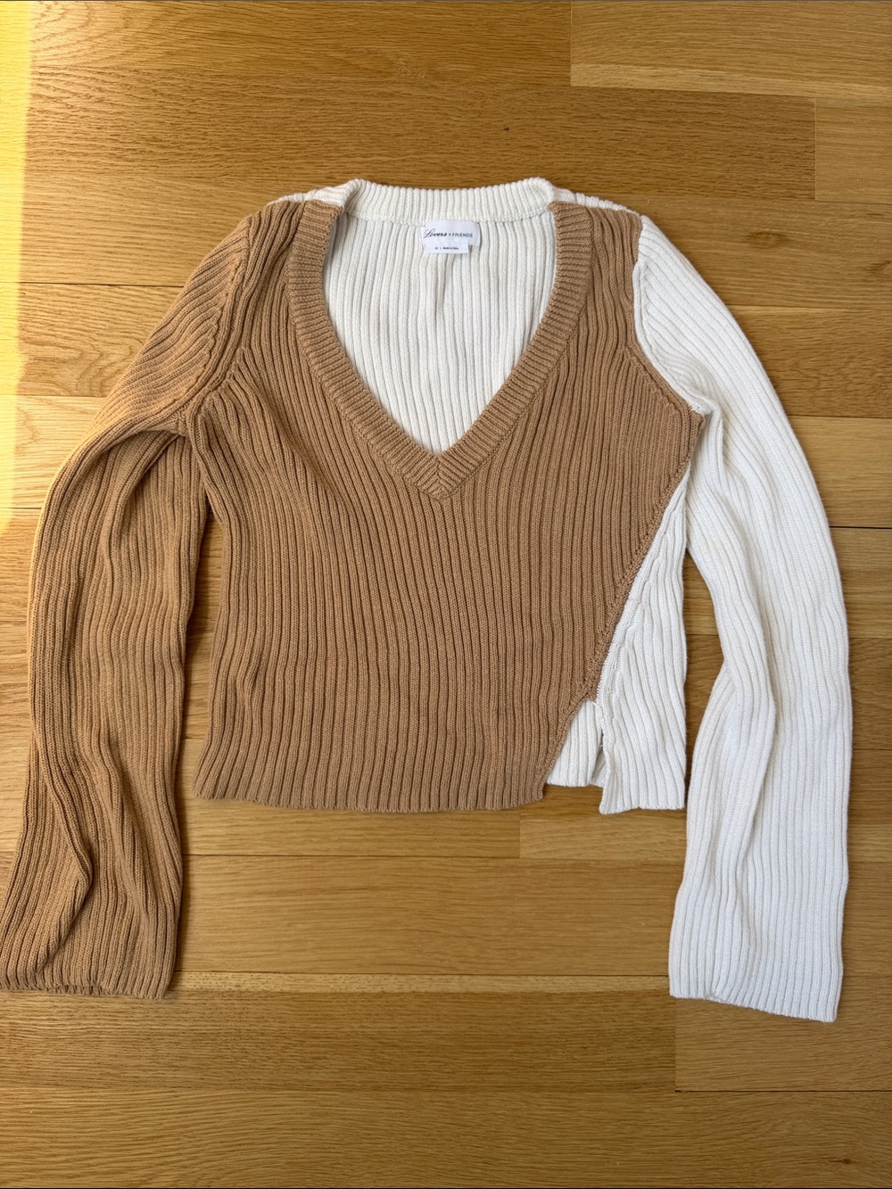 Lovers + Friends Jeanne Two-Tone Ribbed V-Neck Sweater - Camel & Cream